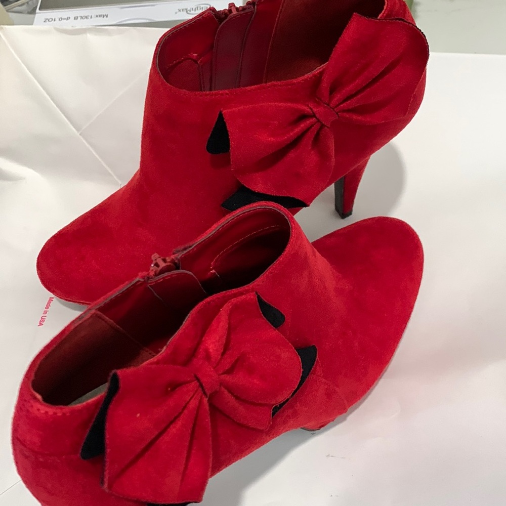 IMPO Red Booties Slight Platform Size 9.5